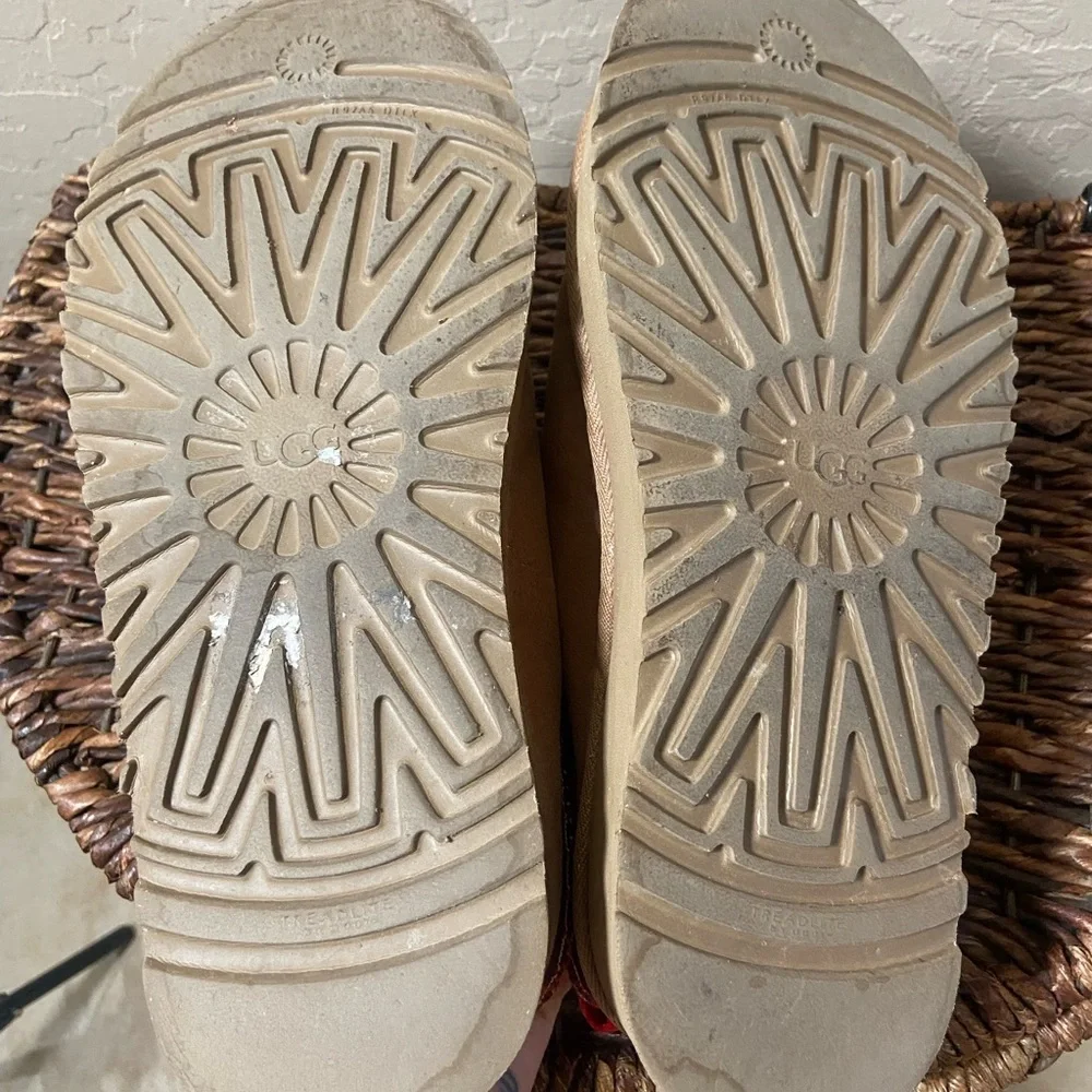 🚨SOLD🚨UGG Tan Tasman Suede Mule with Red Patterned Trim Size 11 - Picture 8 of 8